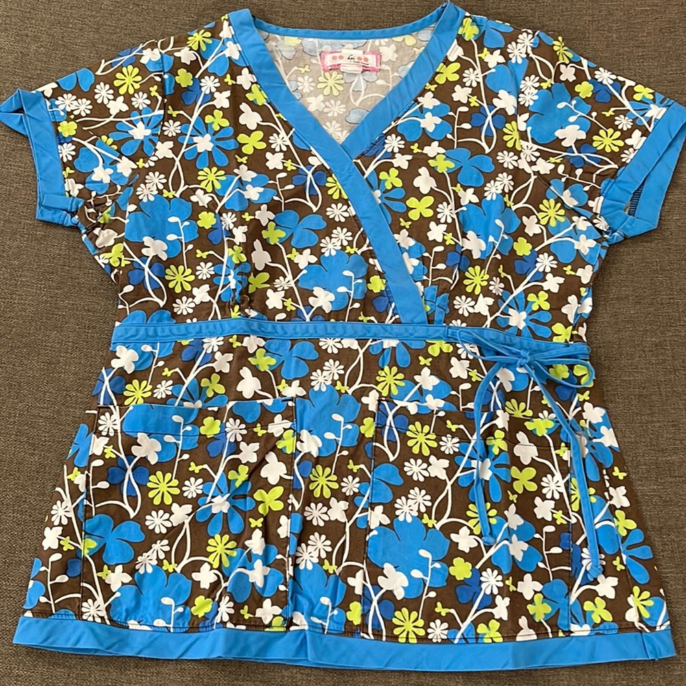 💰3 items for $25 🏷 Koi by Kathy Peterson Katelyn Mock Wrap Top fits like a S